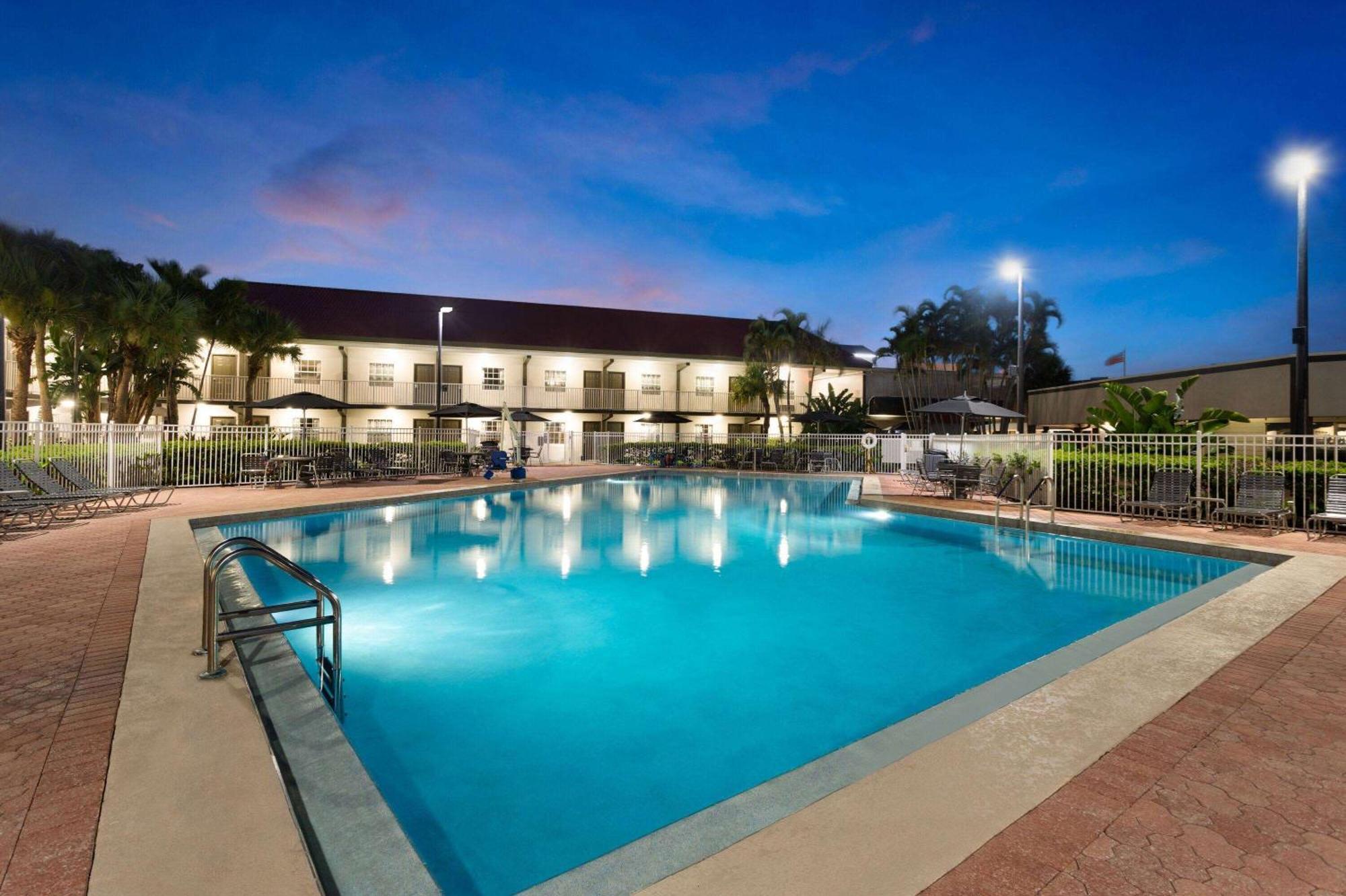 La Quinta Inn By Wyndham Cocoa Beach-Port Canaveral Eksteriør bilde