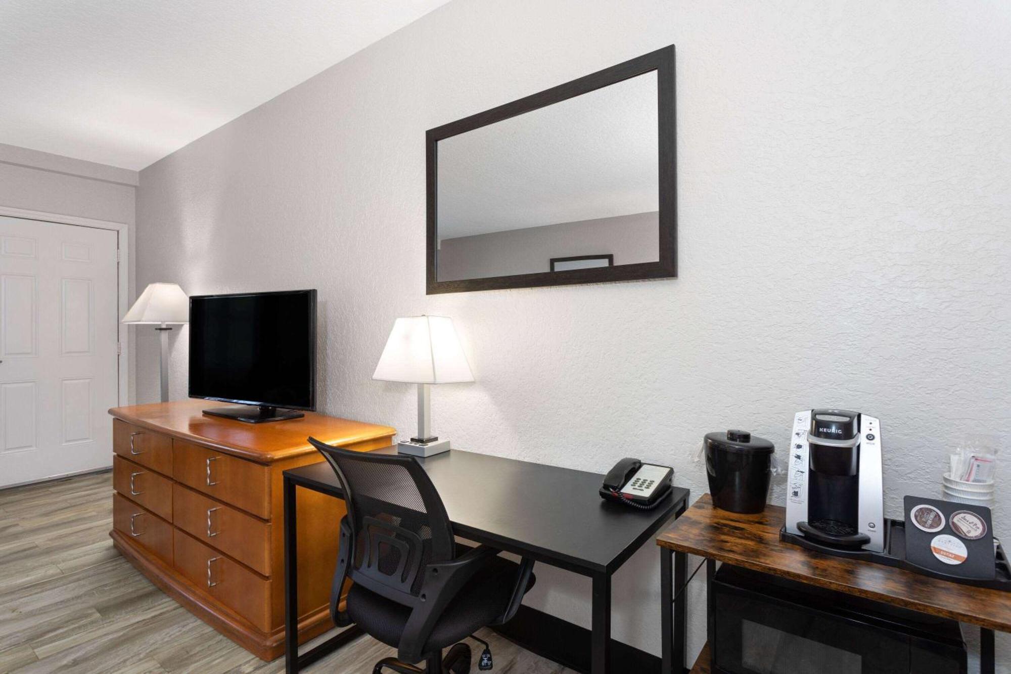 La Quinta Inn By Wyndham Cocoa Beach-Port Canaveral Eksteriør bilde