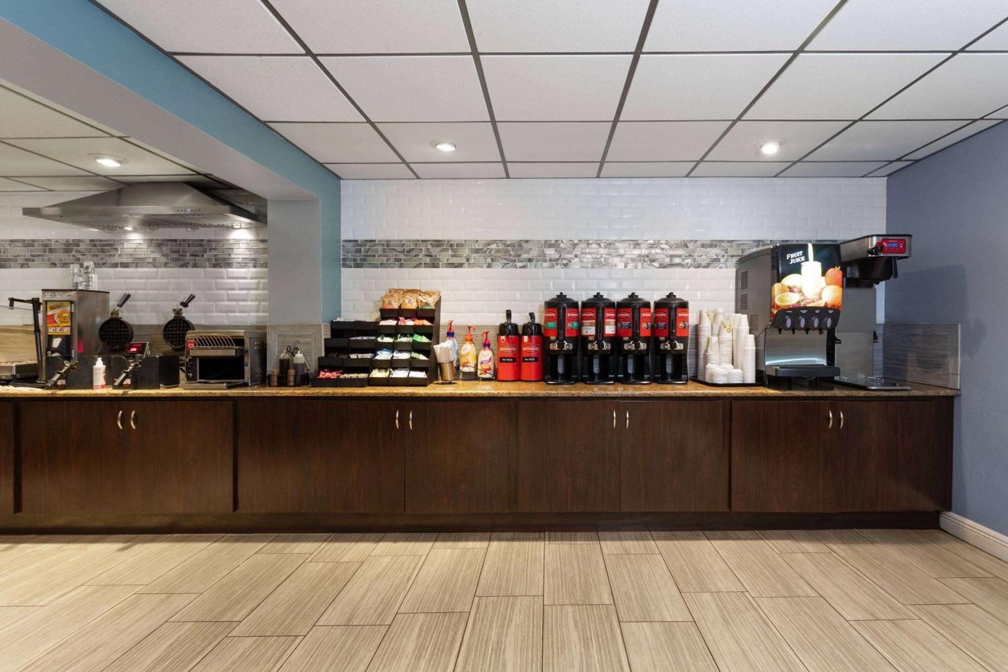 La Quinta Inn By Wyndham Cocoa Beach-Port Canaveral Eksteriør bilde